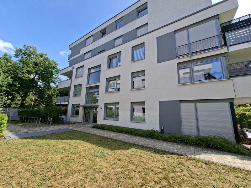 Moderne 3 Raumwohnung mit Balkon und Tiefgaragenstellplatz in Dresden